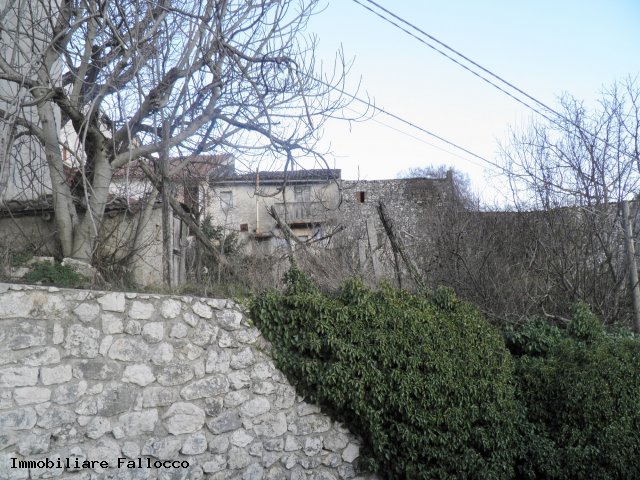 Scurcola Marsicana Casa  con giardino esclusivo zona