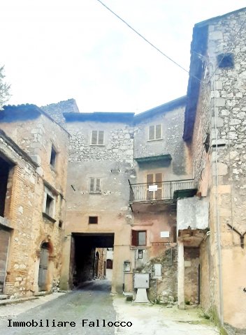 Scurcola Marsicana, casa nel centro storico in un palazzetto antico.