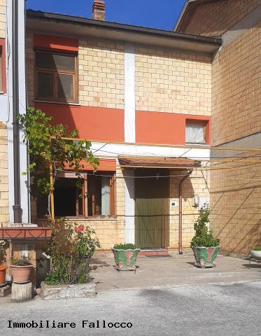 Scurcola Marsicana Abitazione con 2 camere in zona Via della Vittoria
